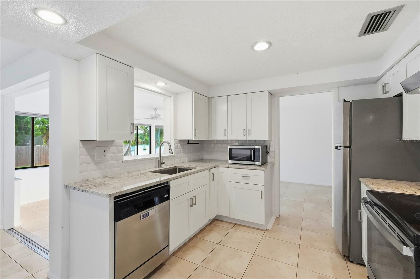 3667 CAROL LN — photo 21