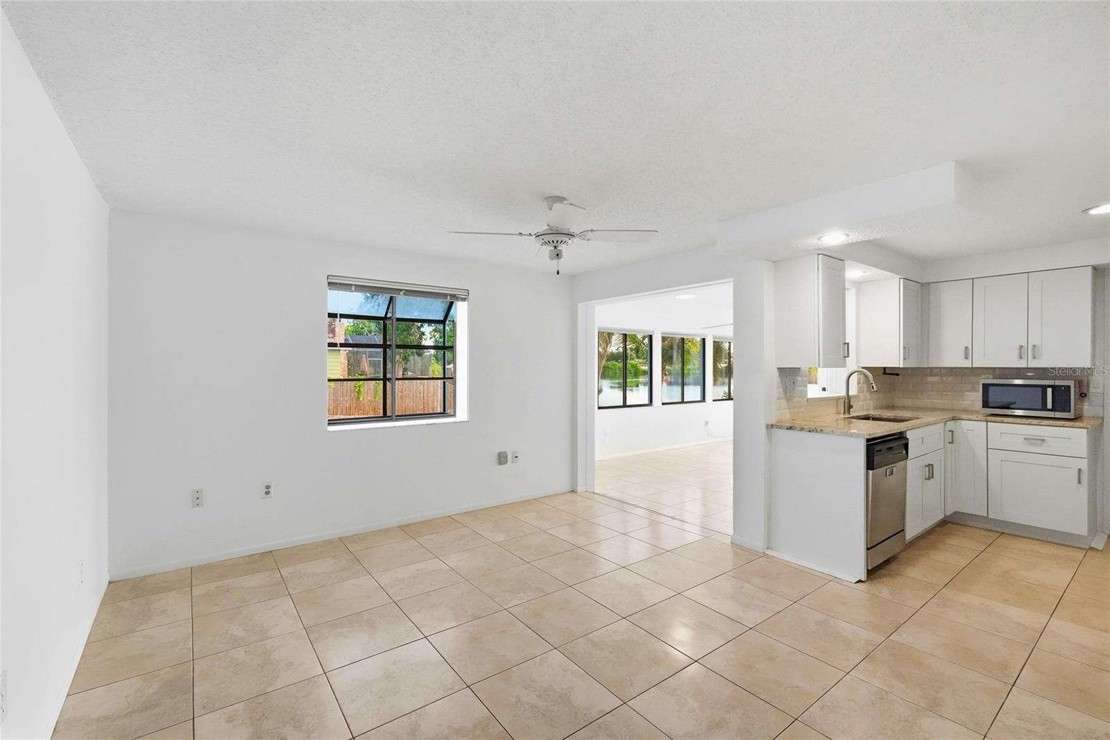 3667 CAROL LN — photo 24