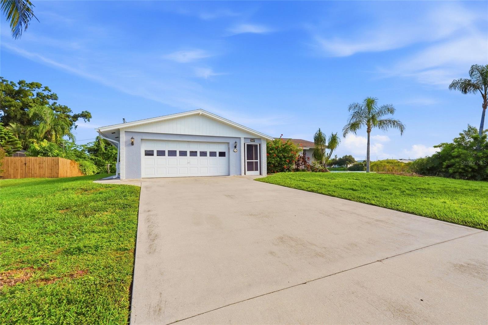 3667 CAROL LN — photo 6