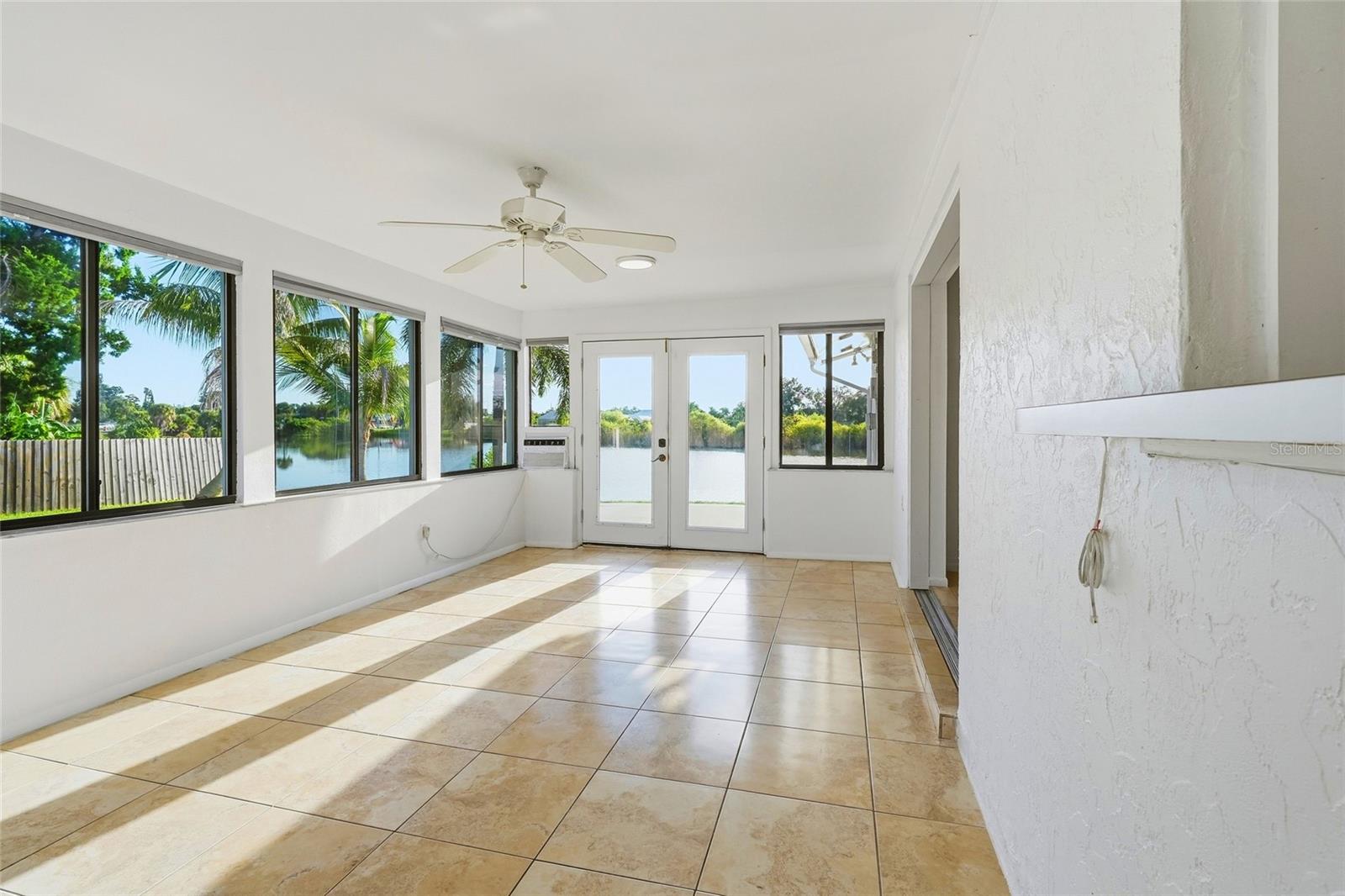 3667 CAROL LN — photo 32