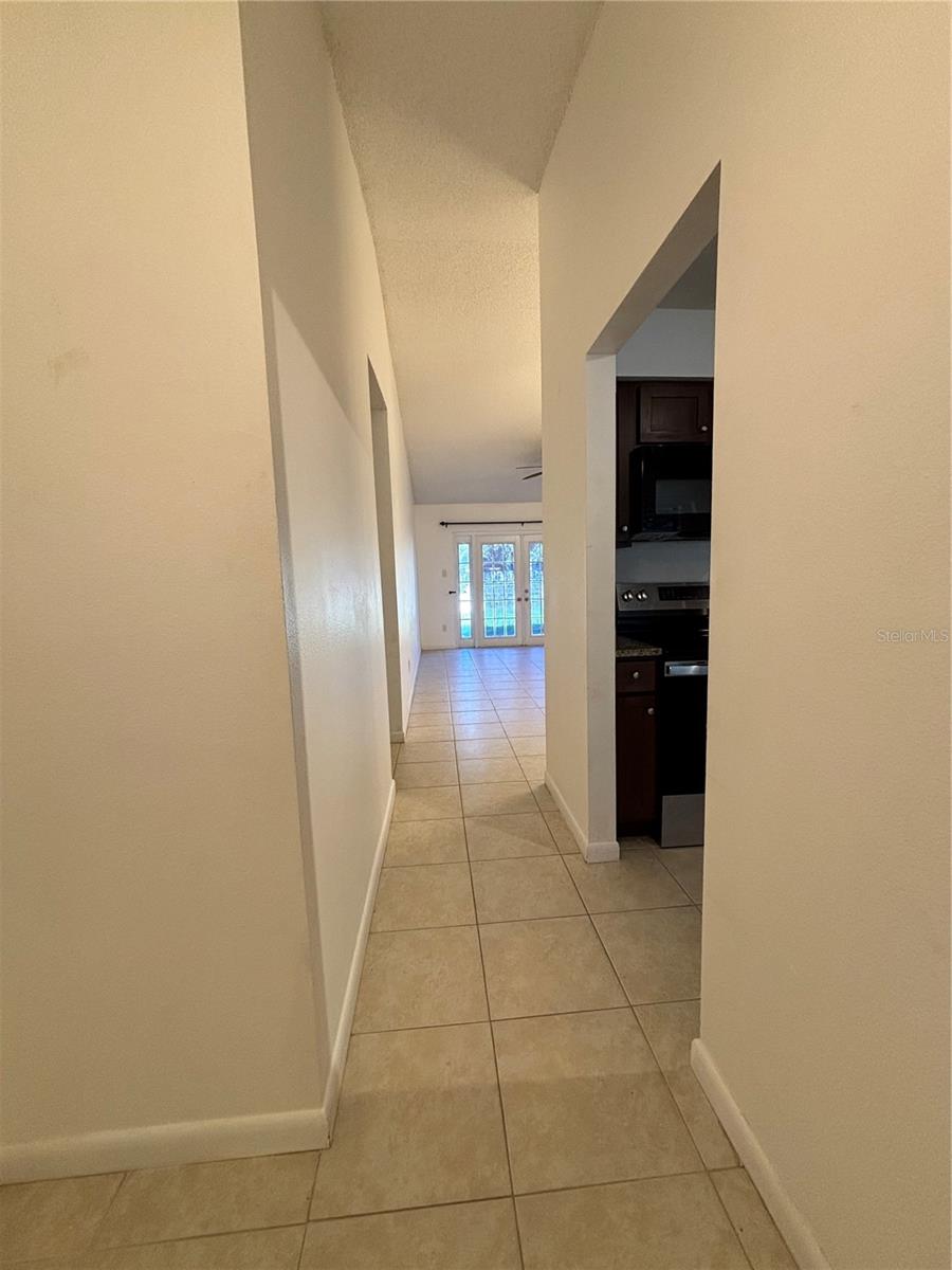 1761 LAKEVIEW VILLAGE DR — photo 3