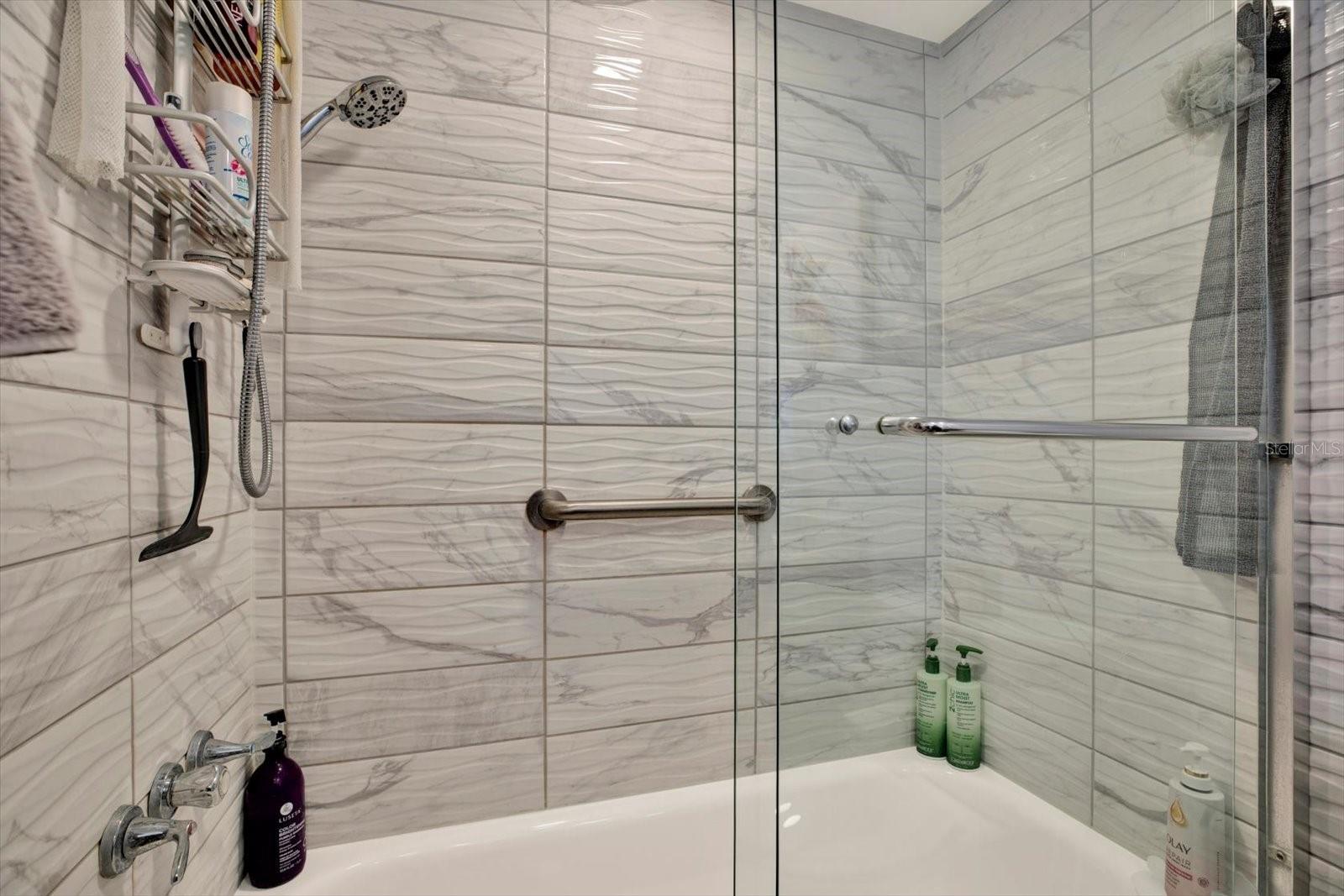5095 BAY ST NE #107 — photo 24