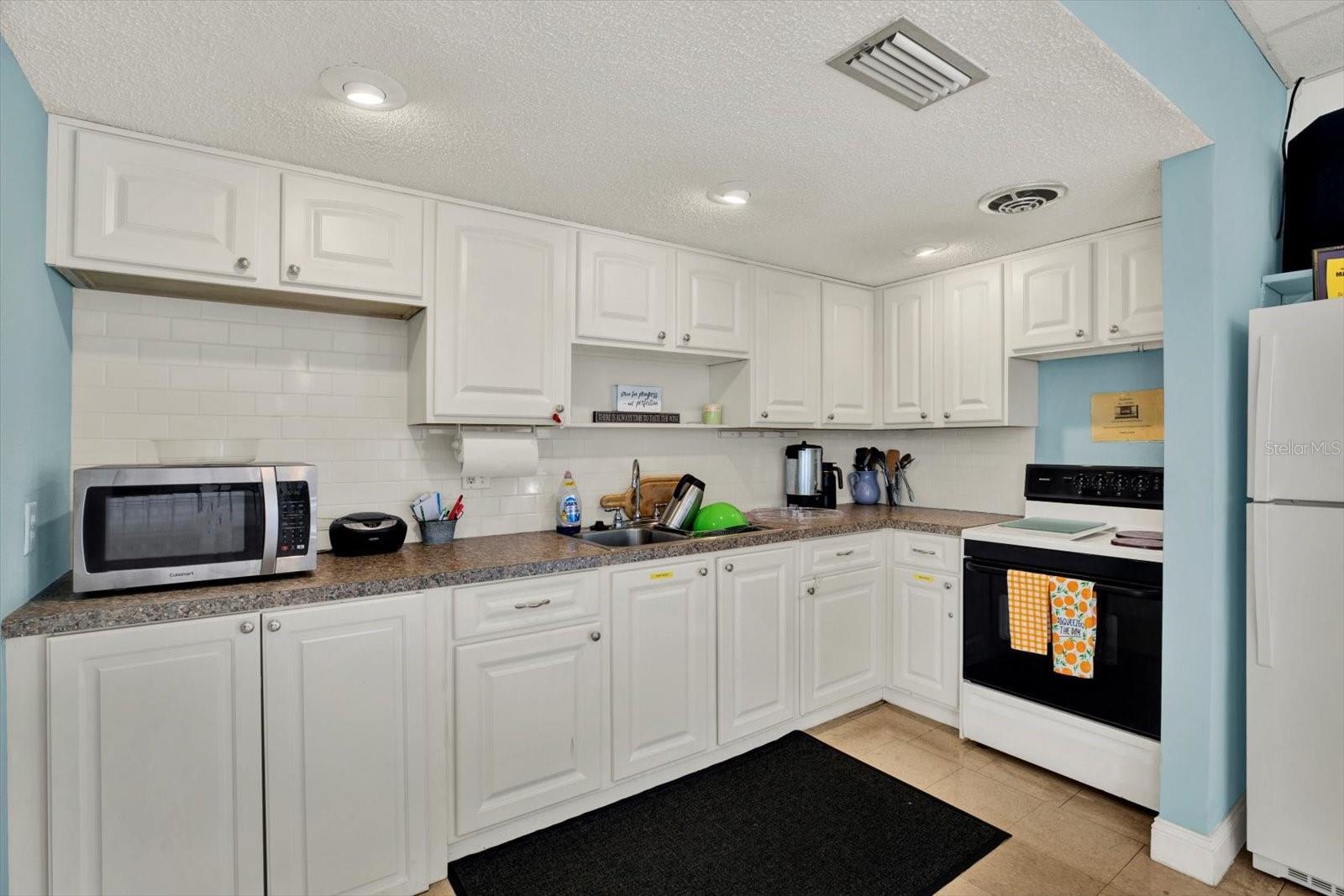 5095 BAY ST NE #107 — photo 42