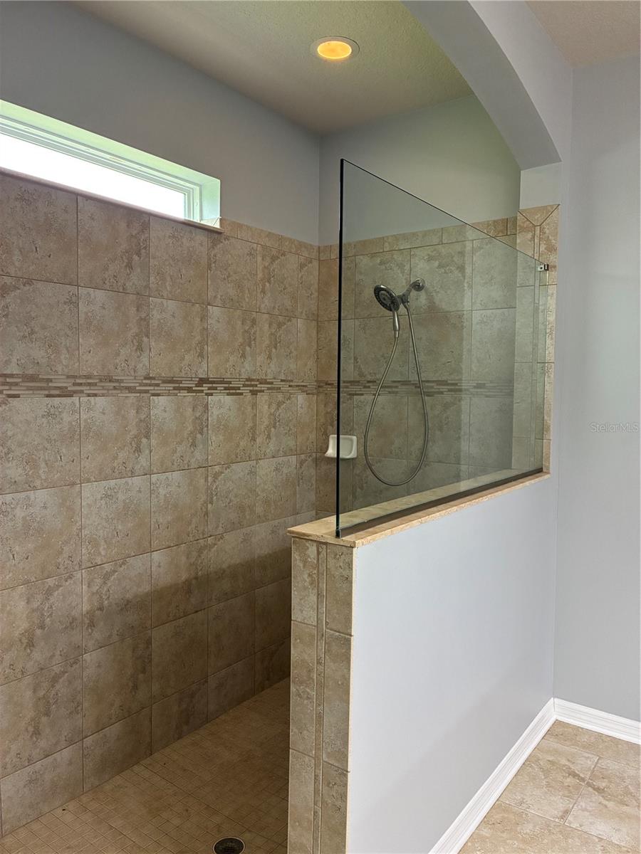 2319 NESSLEWOOD DR — photo 33