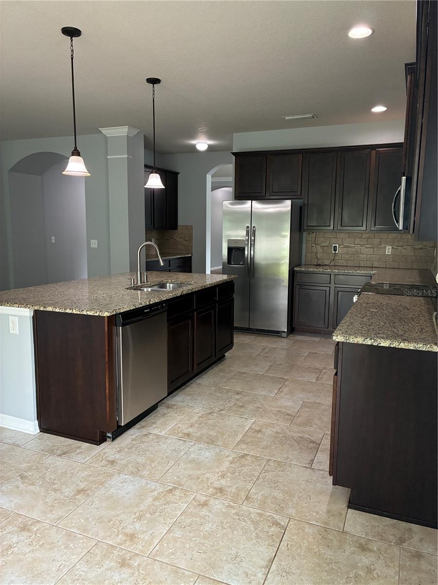 2319 NESSLEWOOD DR — photo 4