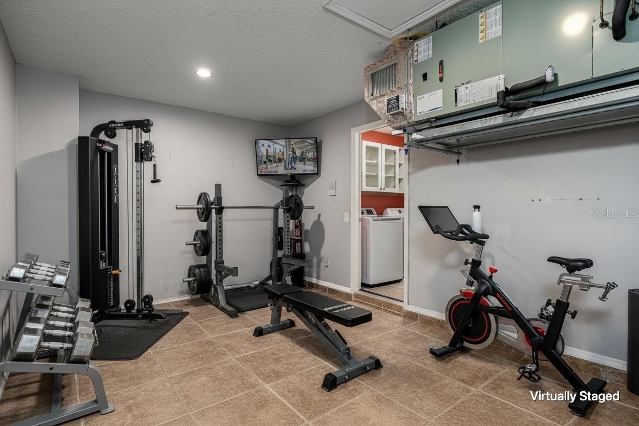 4008 KINGSFIELD DR — photo 30