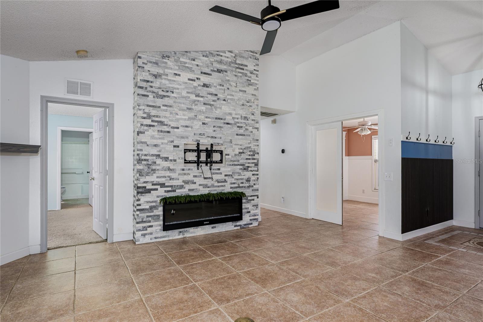 4008 KINGSFIELD DR — photo 13