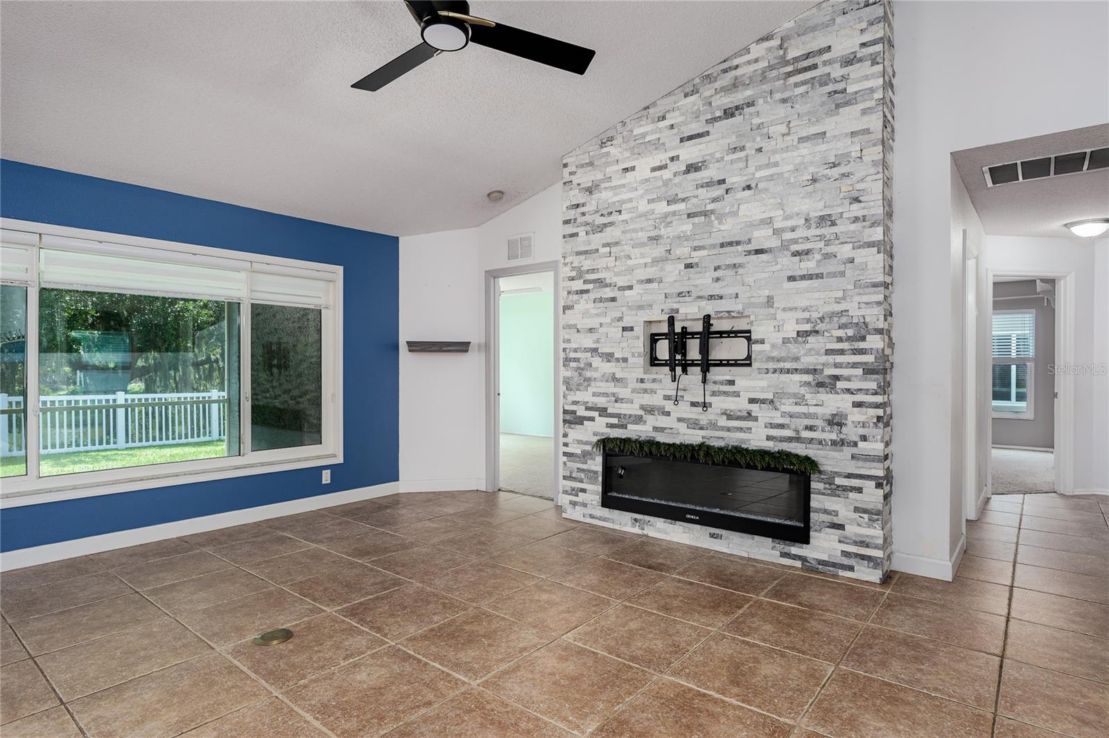 4008 KINGSFIELD DR — photo 14