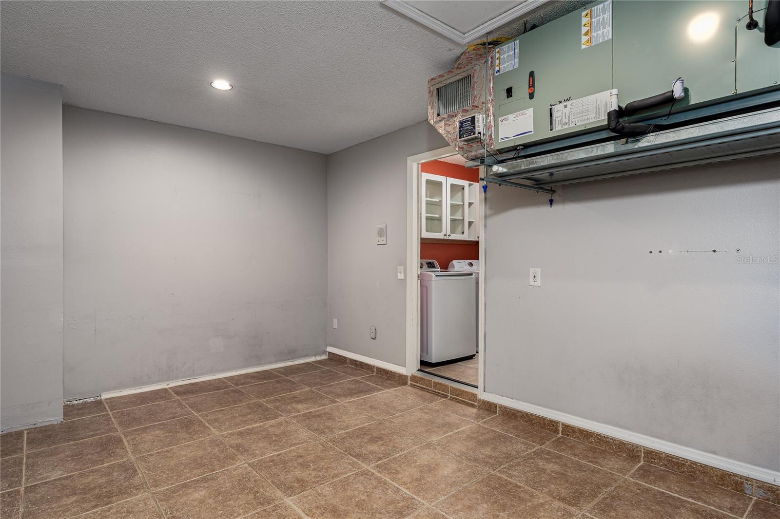 4008 KINGSFIELD DR — photo 29