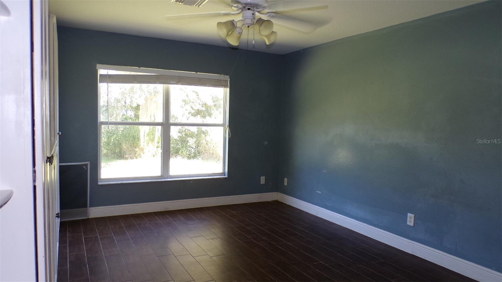 2402 MANHEIM AVE — photo 2