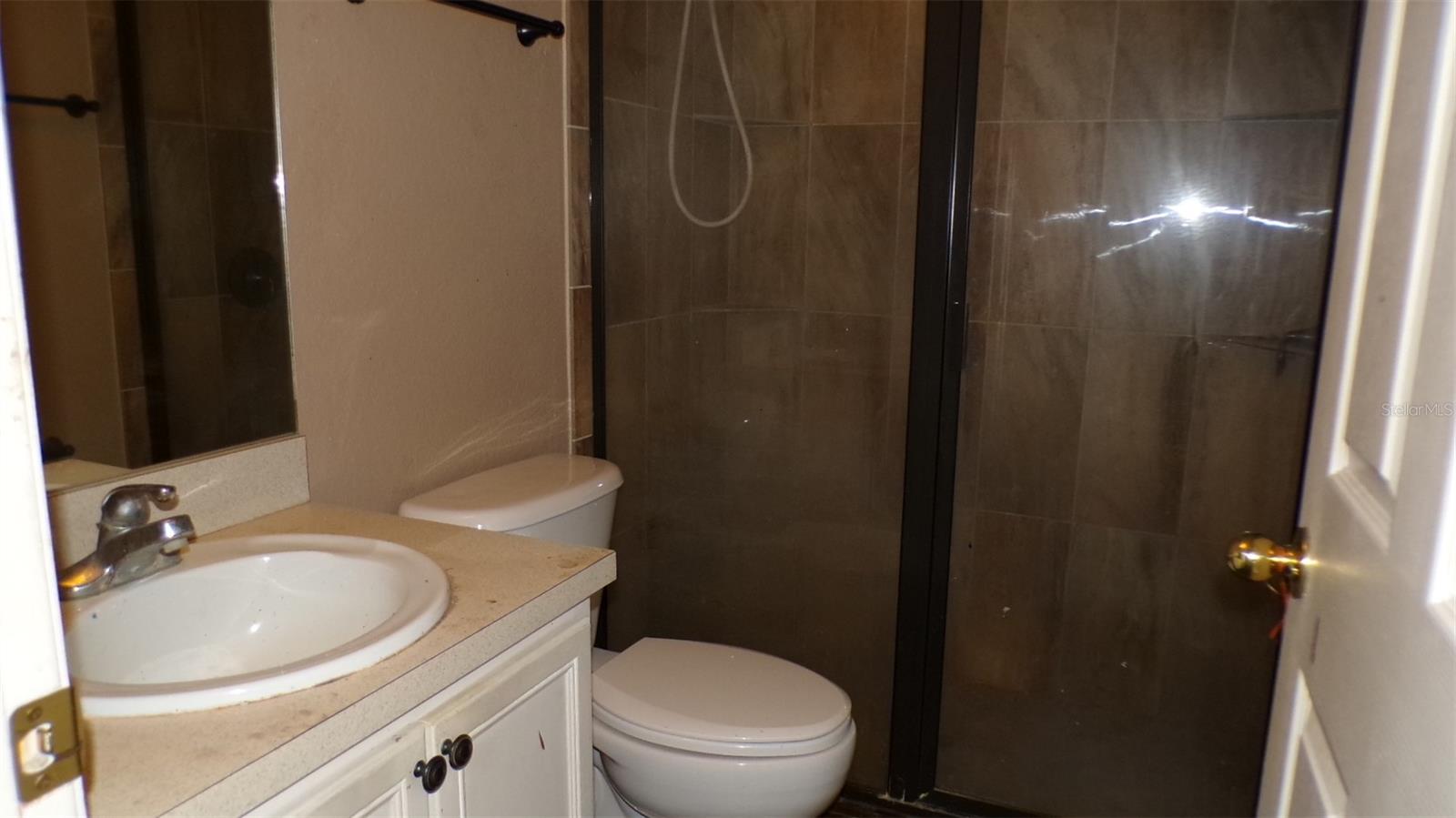 2402 MANHEIM AVE — photo 13