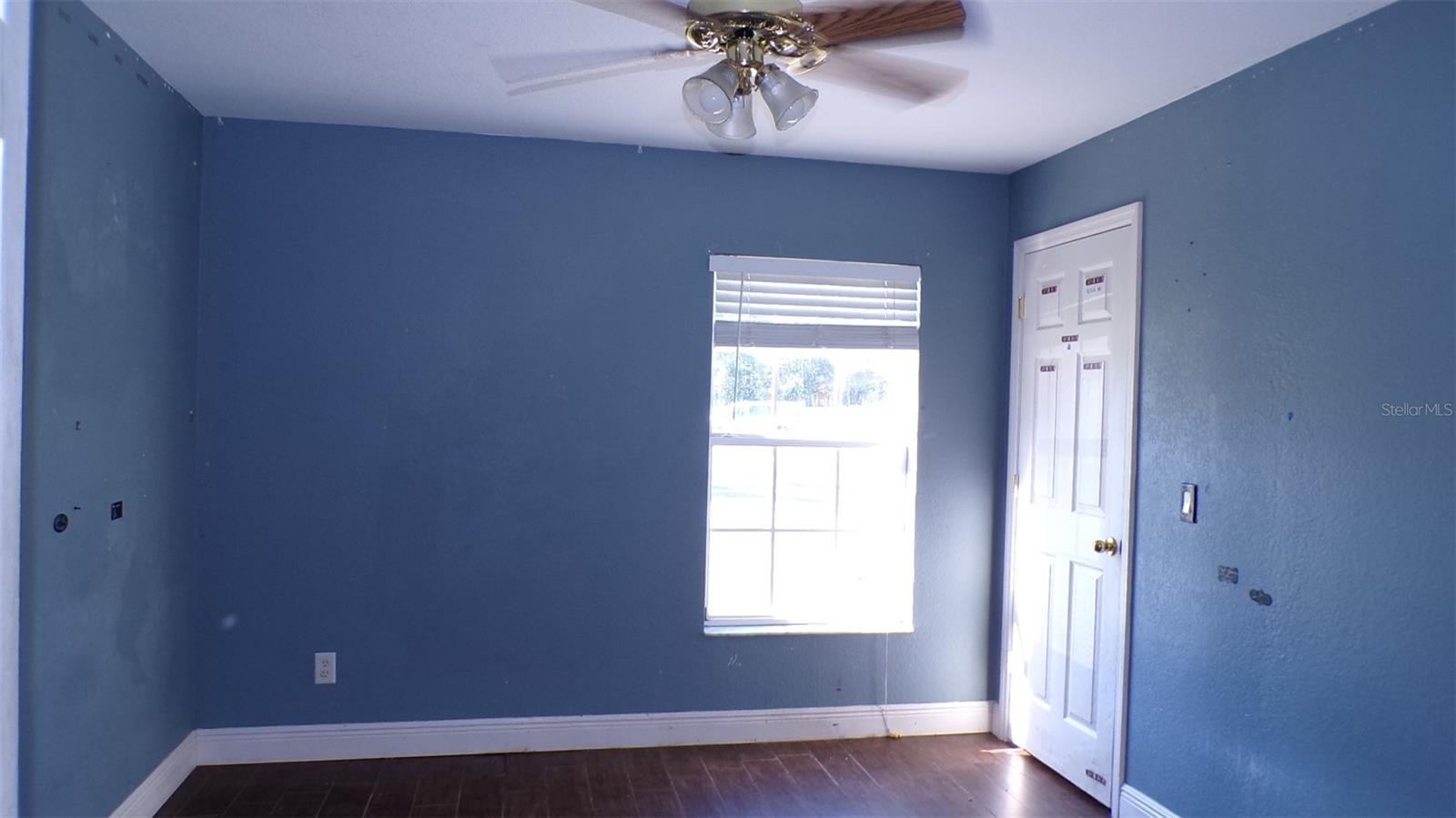 2402 MANHEIM AVE — photo 9