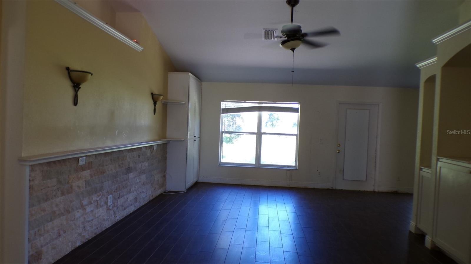 2402 MANHEIM AVE — photo 8