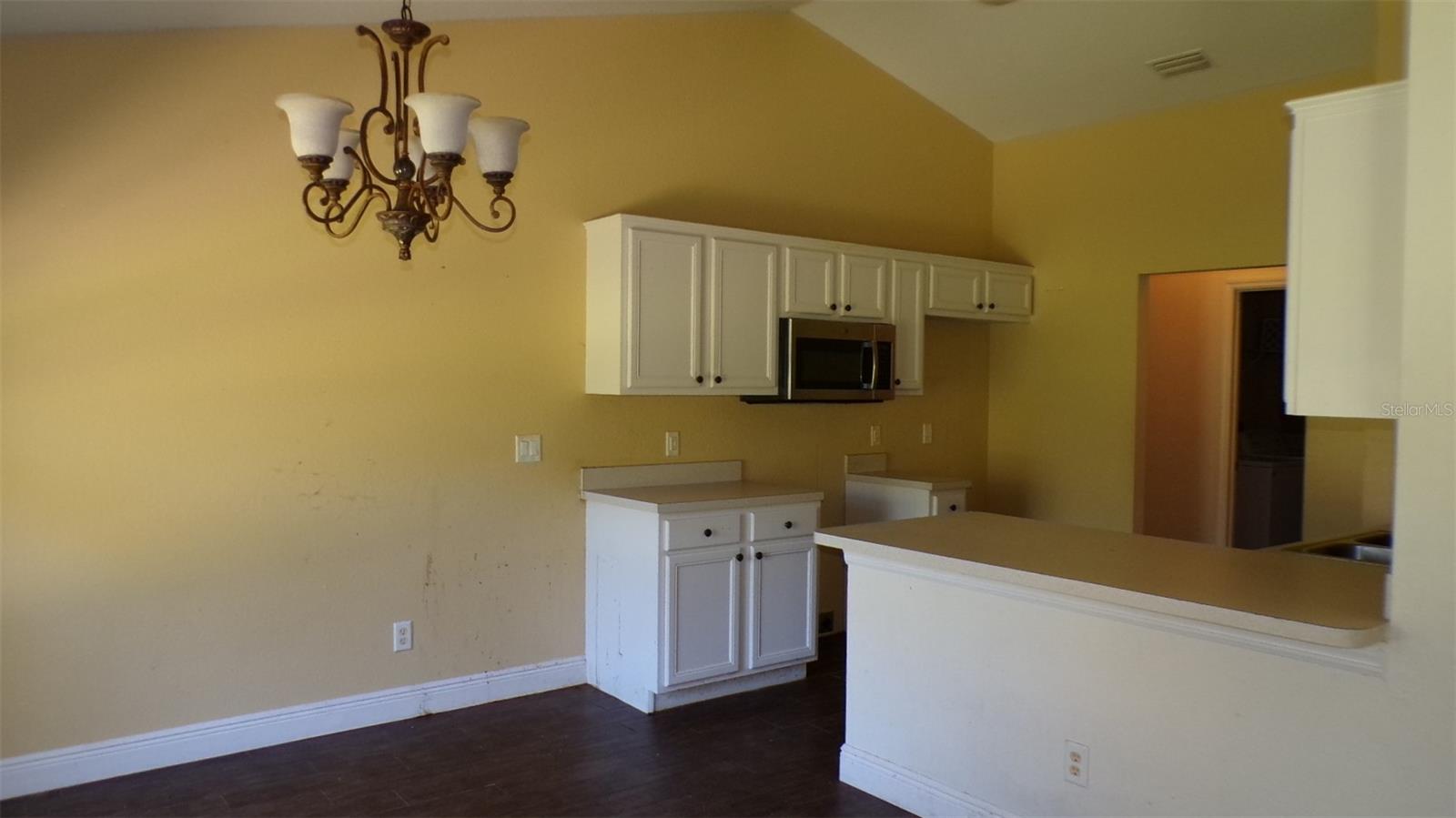 2402 MANHEIM AVE — photo 7