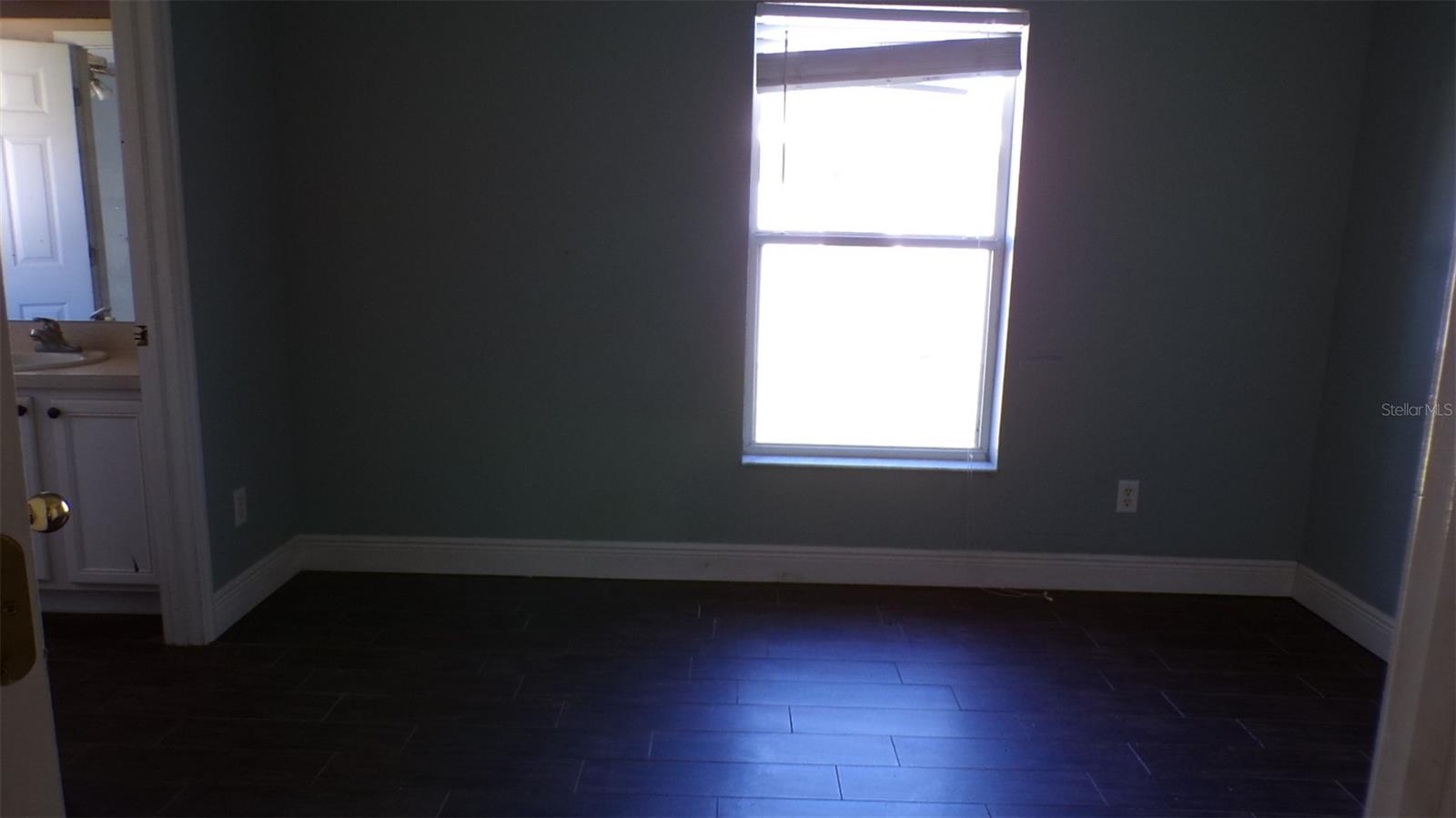 2402 MANHEIM AVE — photo 12