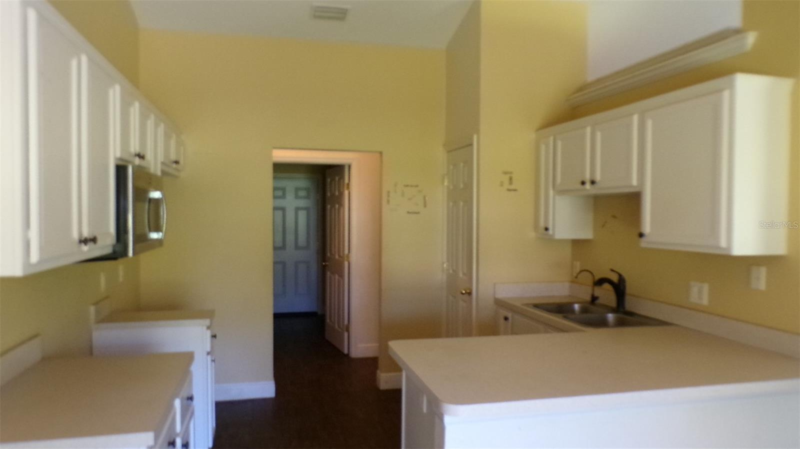 2402 MANHEIM AVE — photo 6