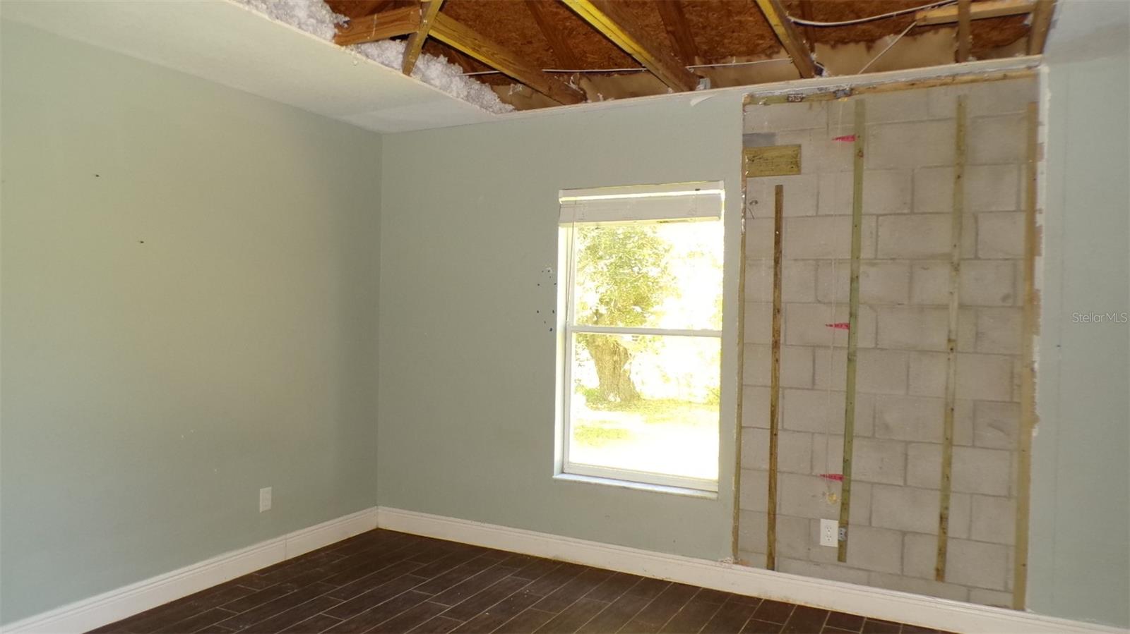 2402 MANHEIM AVE — photo 14
