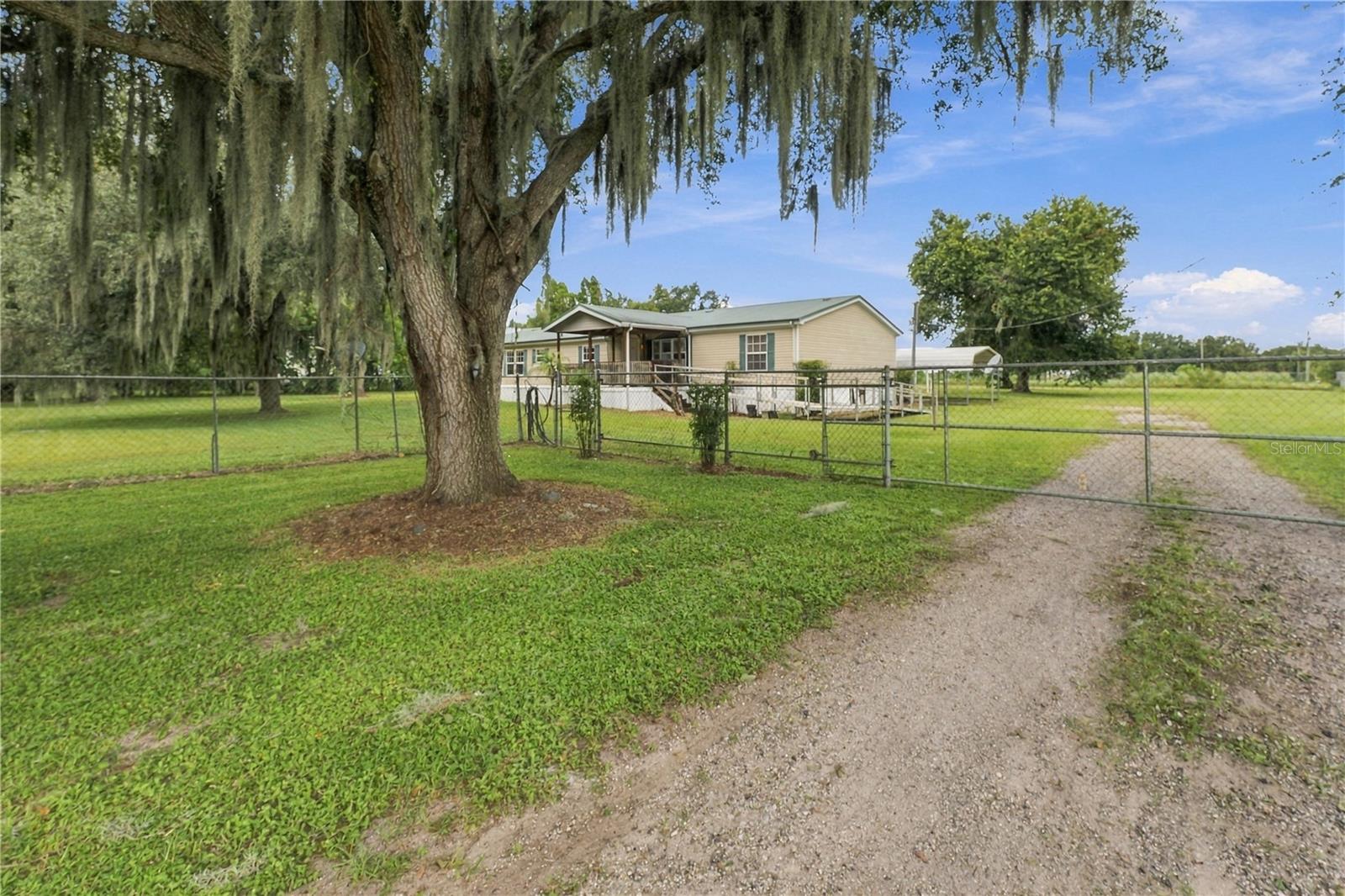 8611 COUNTY LINE RD — photo 2