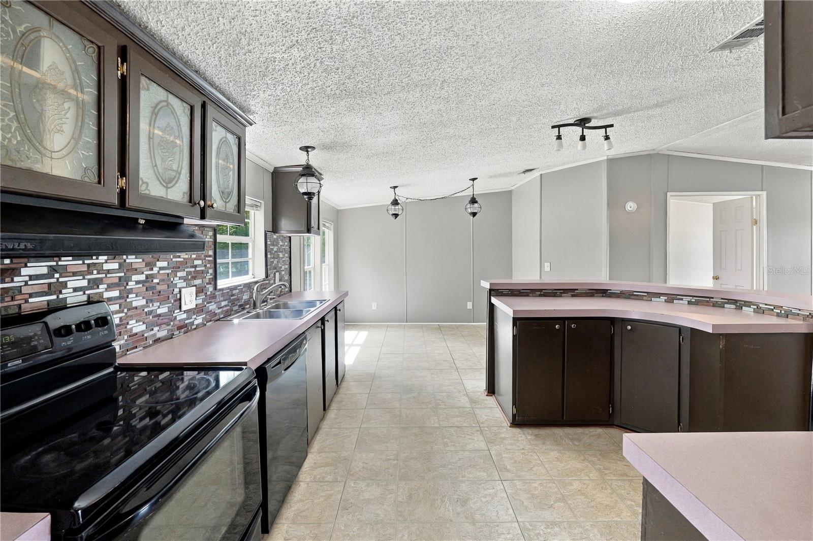 8611 COUNTY LINE RD — photo 12