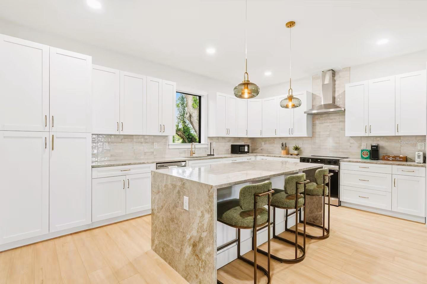 7901 N GREENWOOD AVE — photo 13
