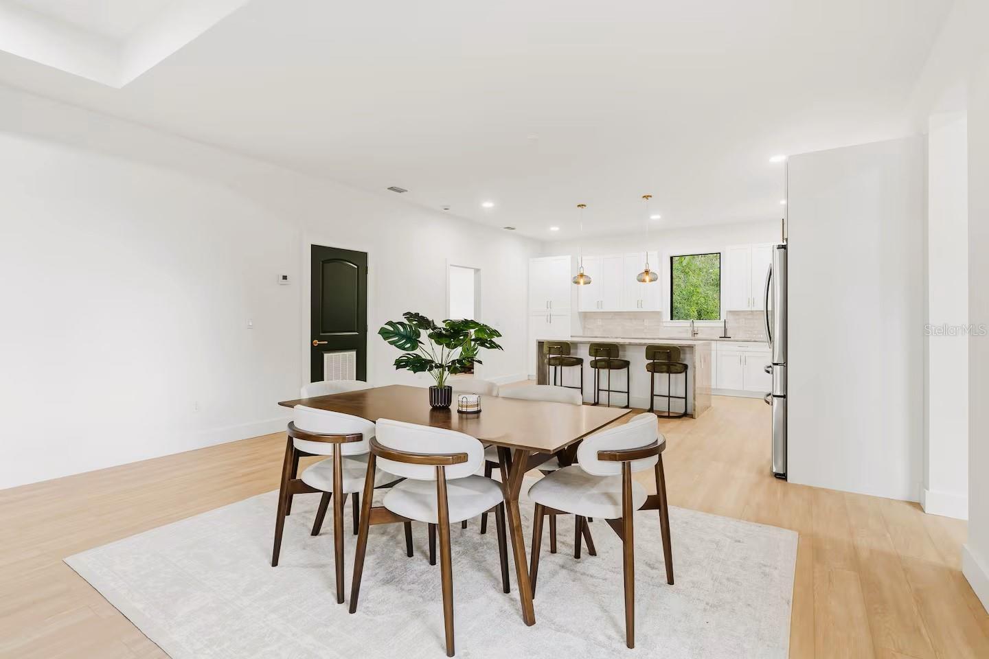 7901 N GREENWOOD AVE — photo 15
