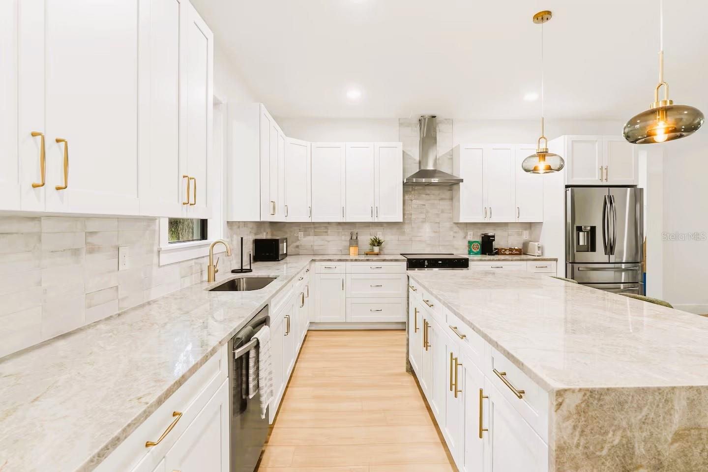7901 N GREENWOOD AVE — photo 14