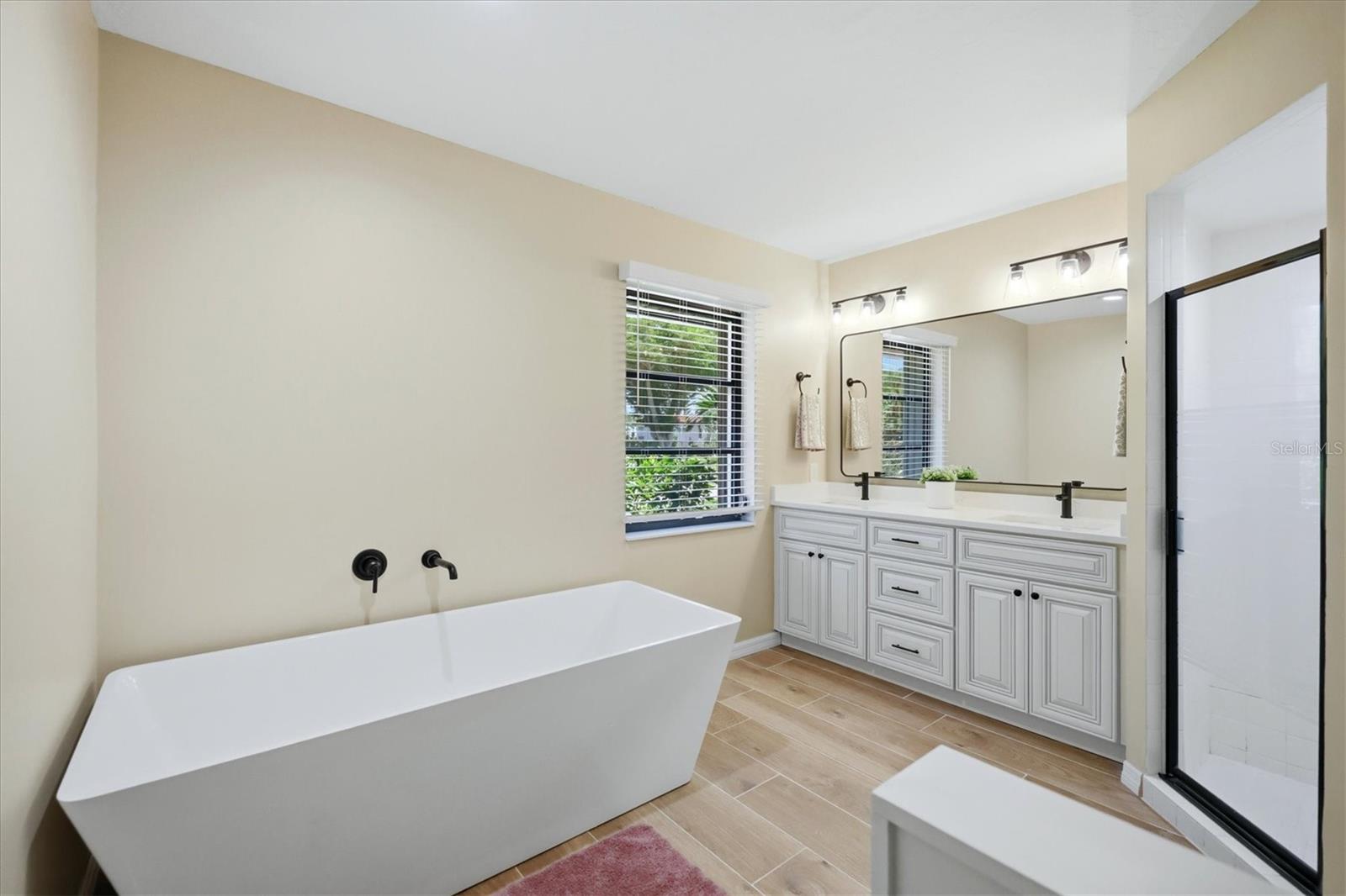 620 HIBISCUS DR — photo 24