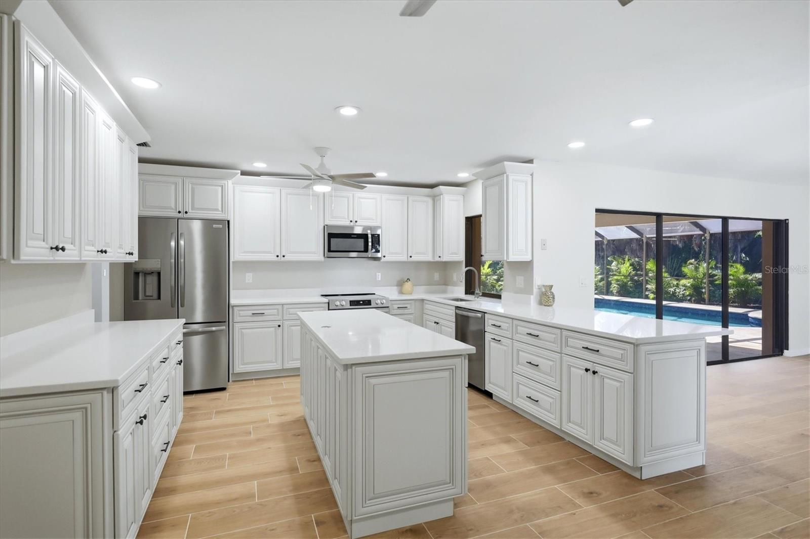 620 HIBISCUS DR — photo 6