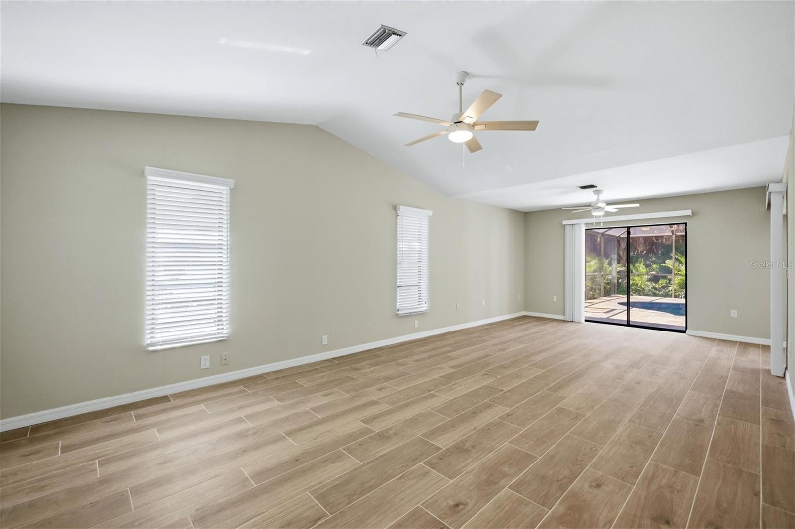 620 HIBISCUS DR — photo 21