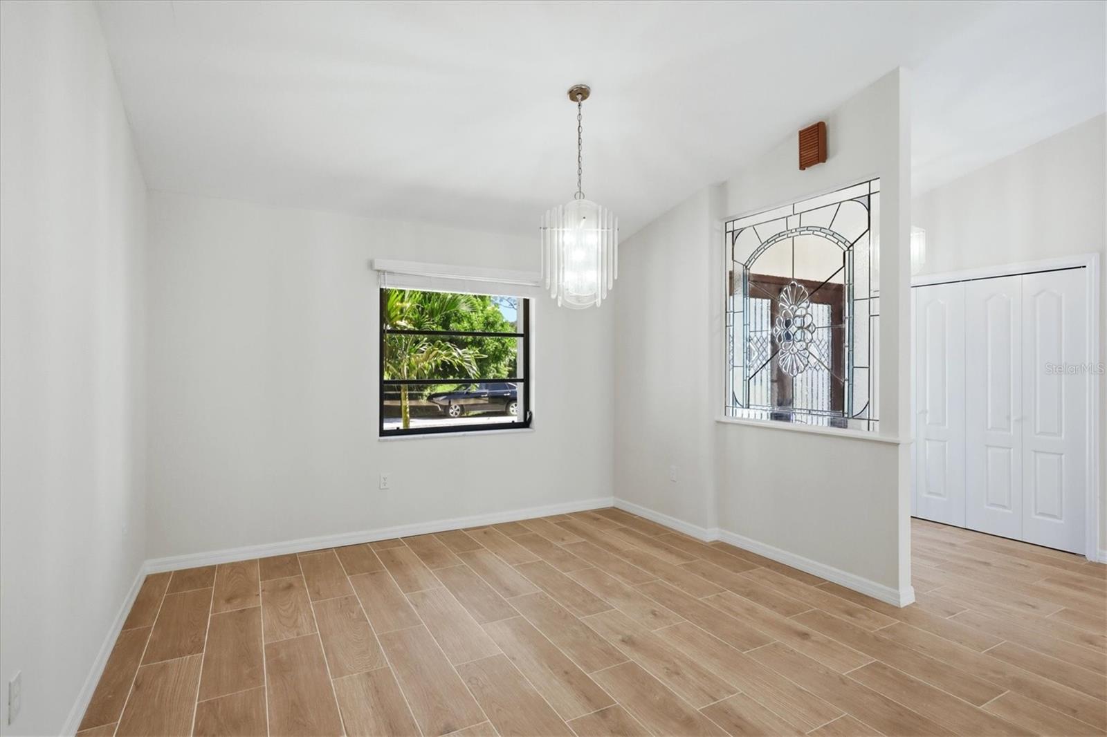 620 HIBISCUS DR — photo 12