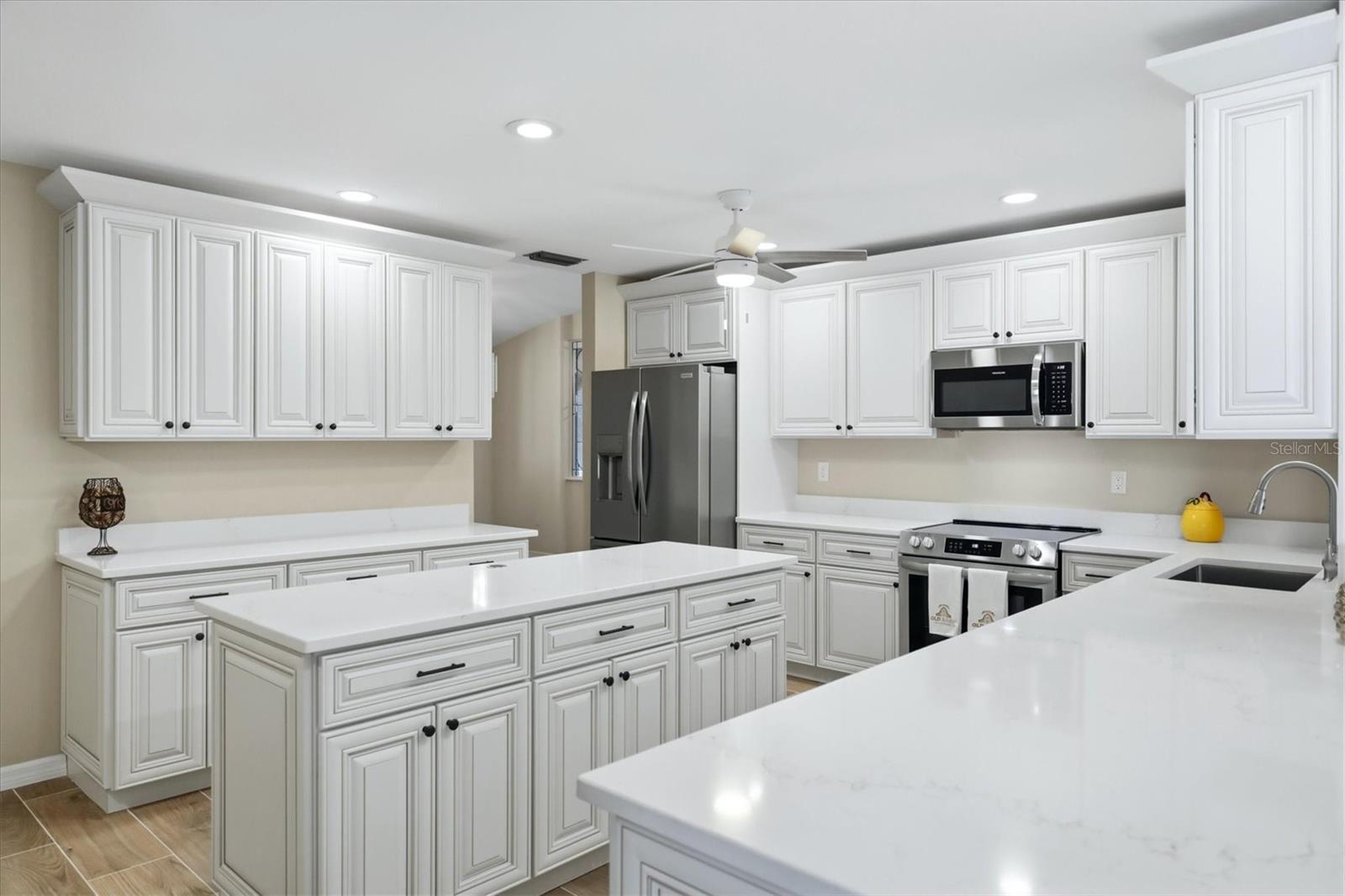 620 HIBISCUS DR — photo 7