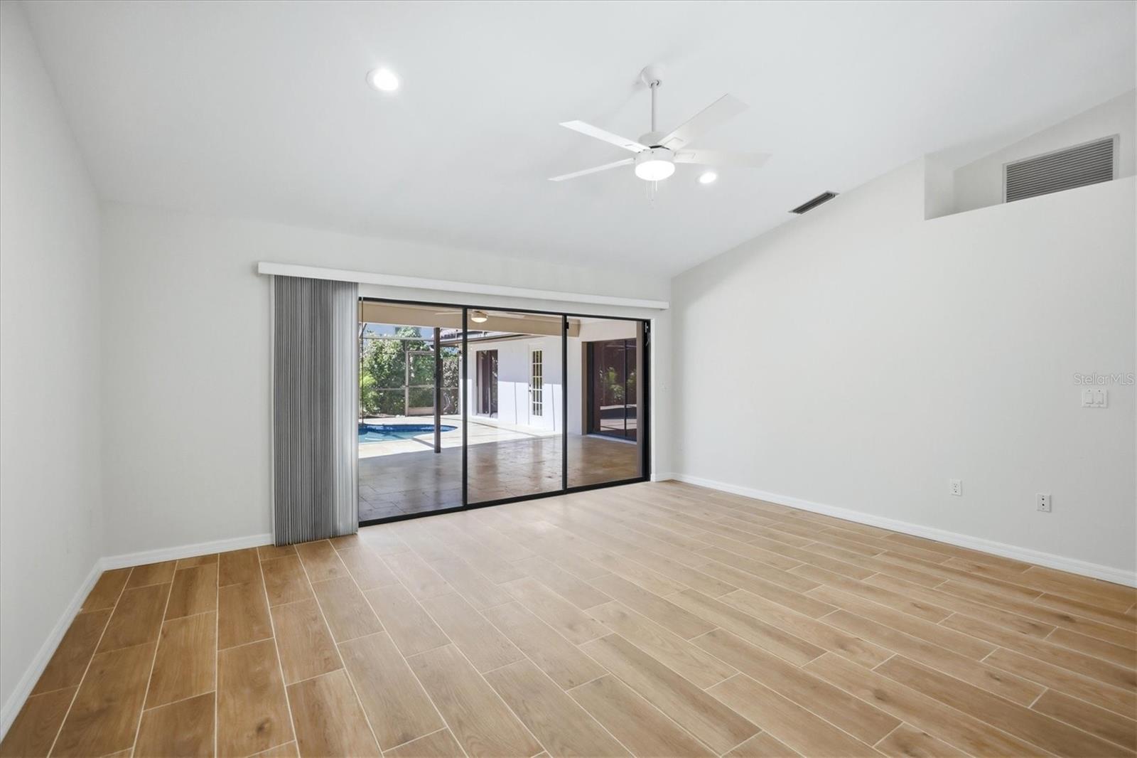 620 HIBISCUS DR — photo 9