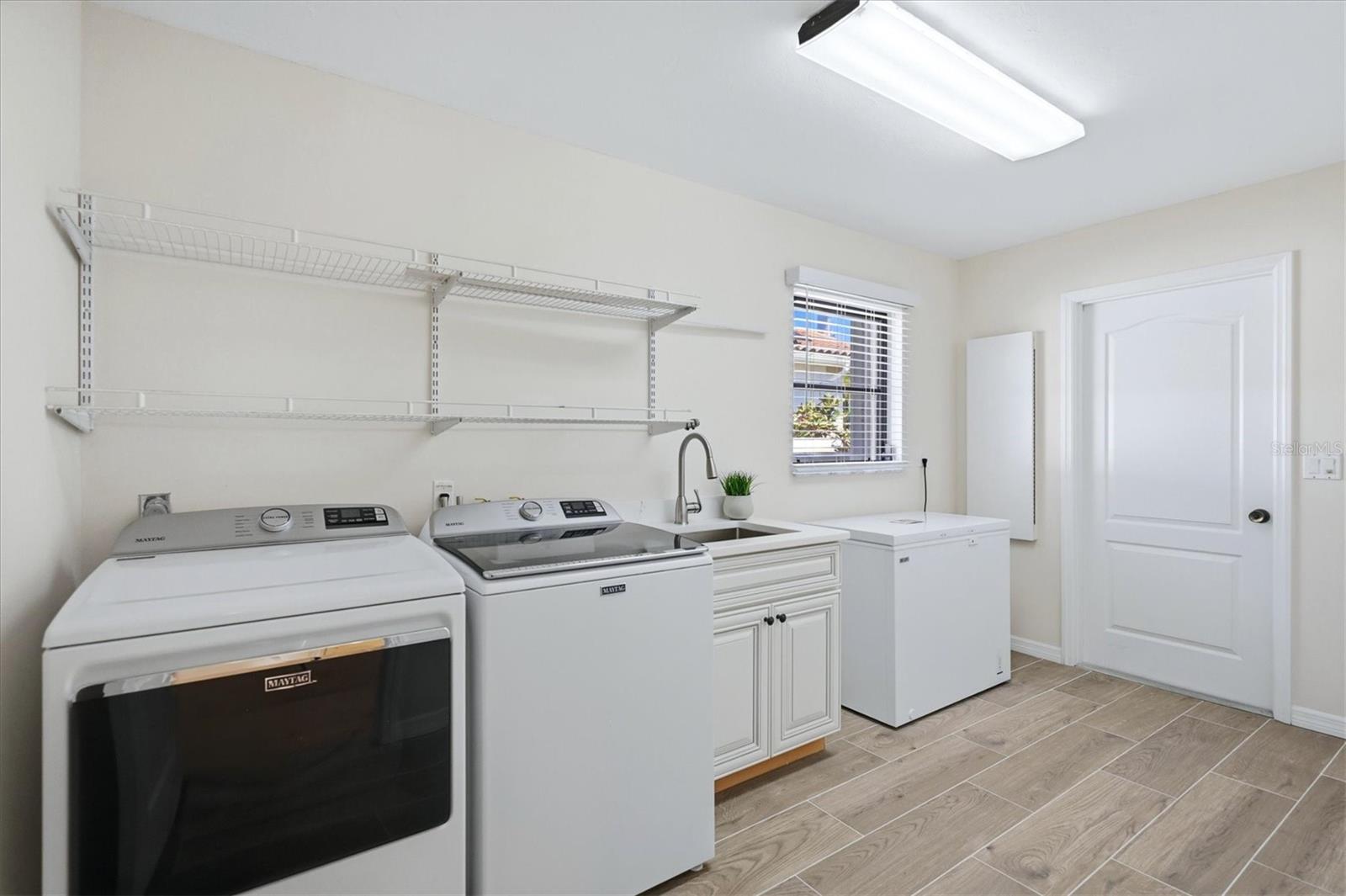620 HIBISCUS DR — photo 31