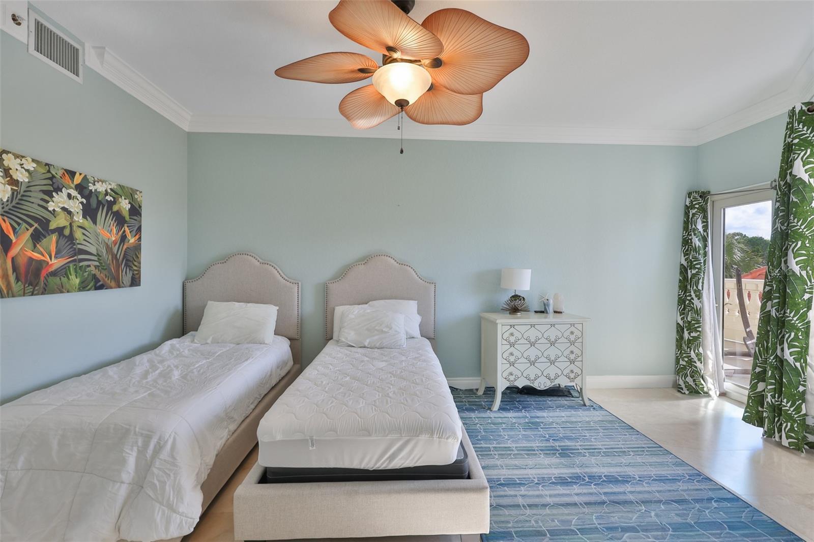 14 SOMERSET ST #3C — photo 35