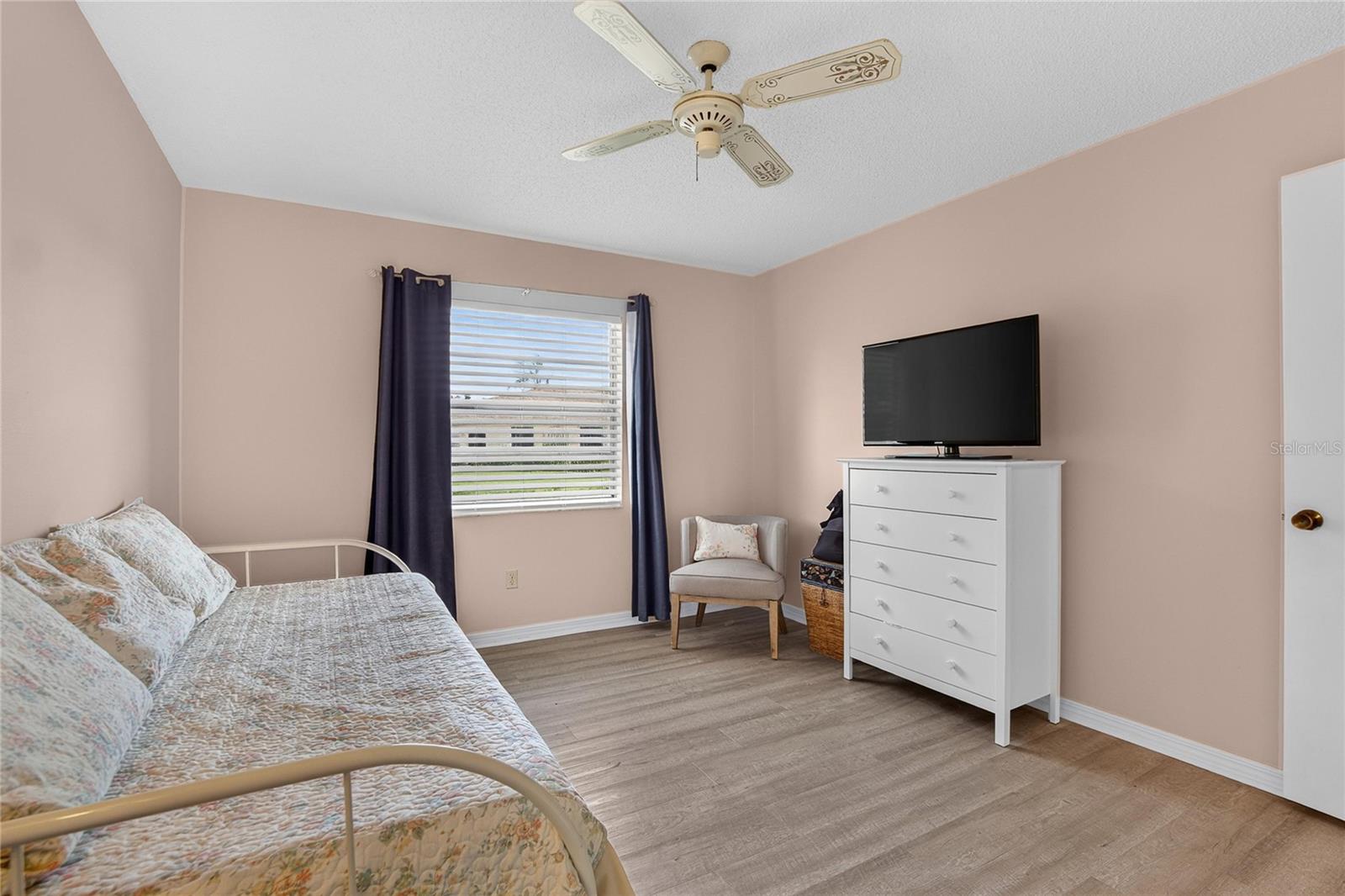 2203 HIGHCLERE CIR #2203 — photo 32