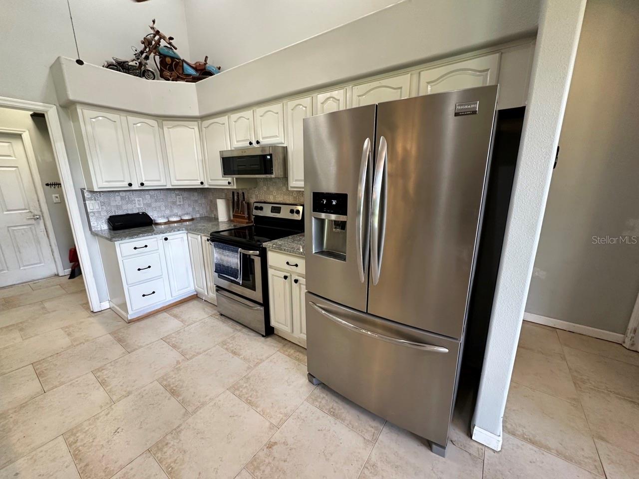 4288 LOBELIA ST — photo 10