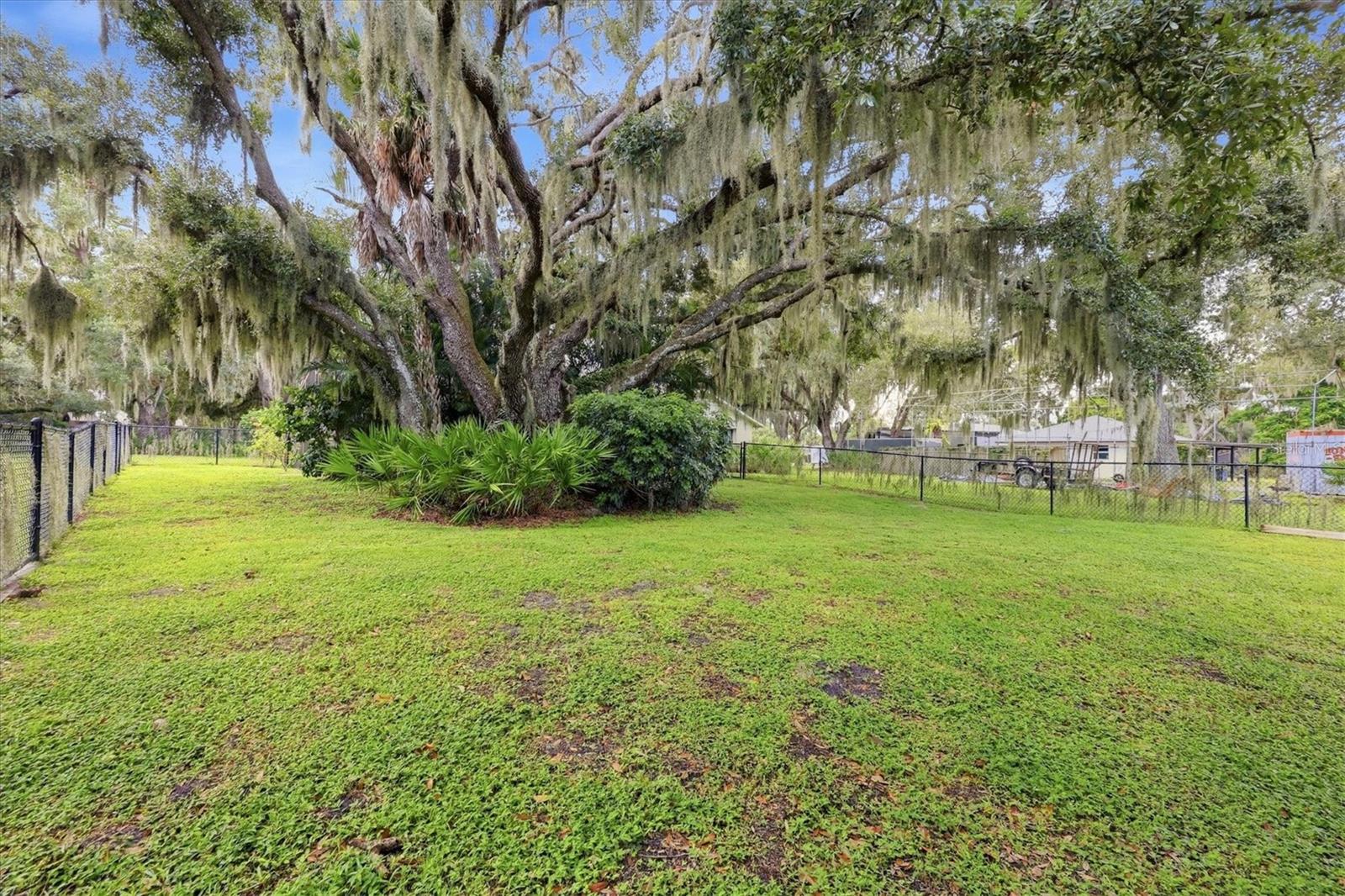 7963 N LEEWYNN DR — photo 32