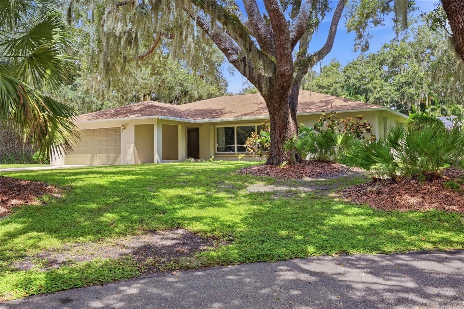 7963 N LEEWYNN DR — photo 2