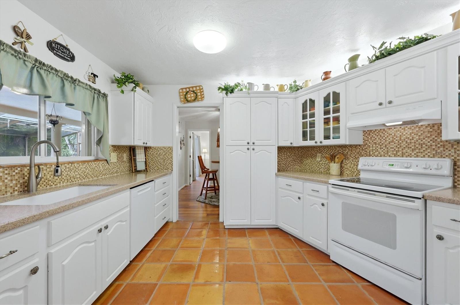 7963 N LEEWYNN DR — photo 14