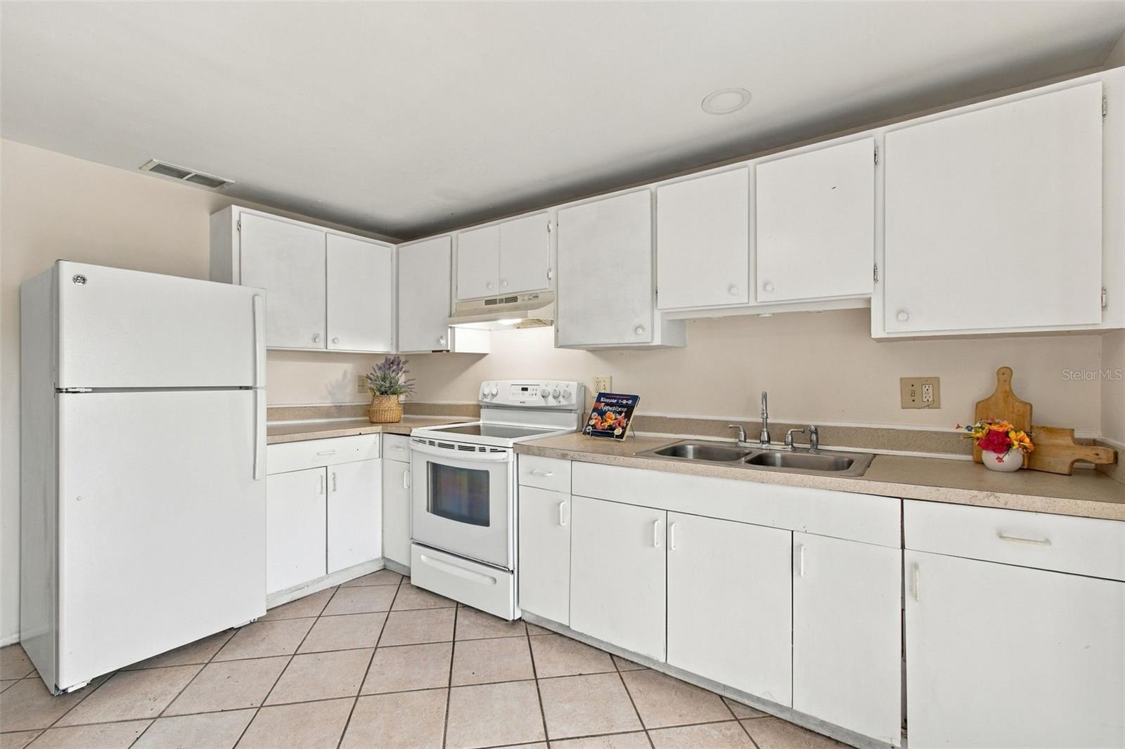 8406 WILLOW FOREST CT — photo 26