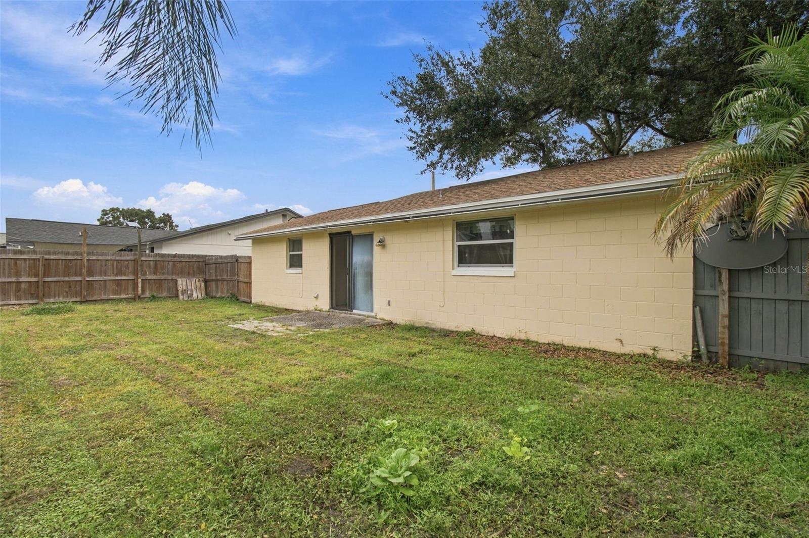 8406 WILLOW FOREST CT — photo 34