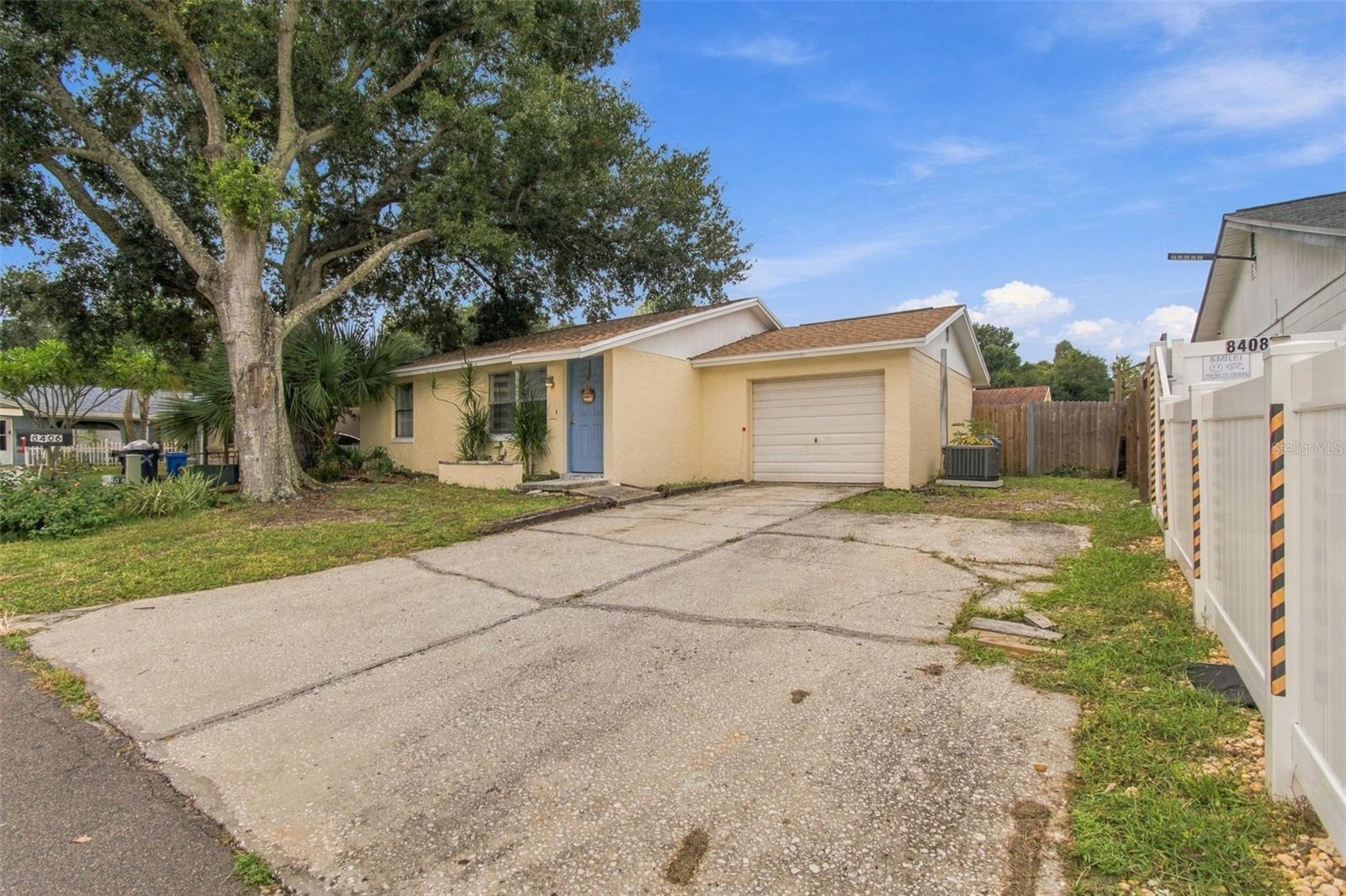 8406 WILLOW FOREST CT — photo 4