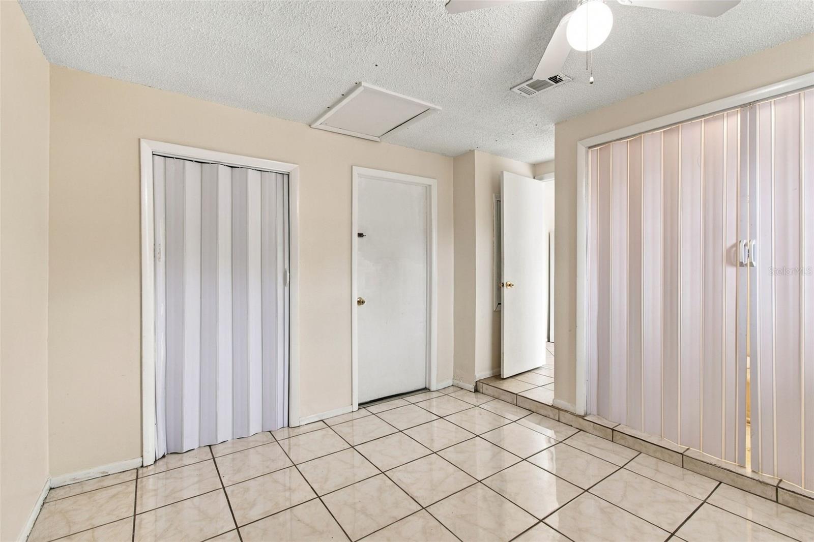 8406 WILLOW FOREST CT — photo 22