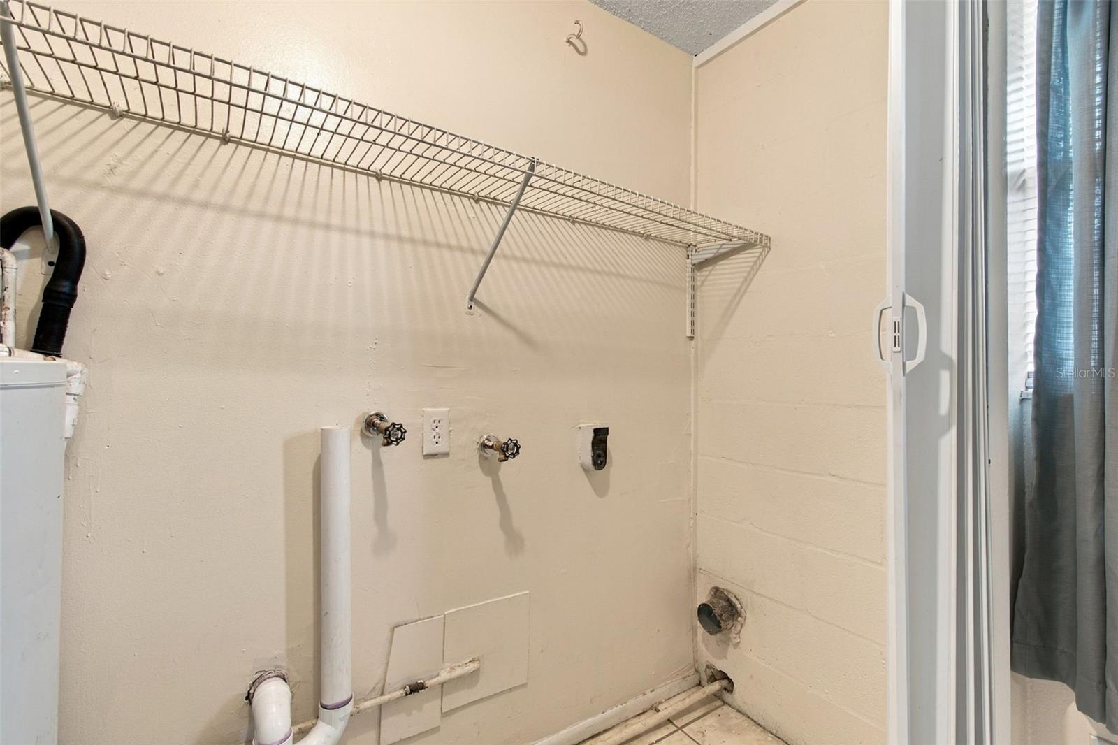 8406 WILLOW FOREST CT — photo 24