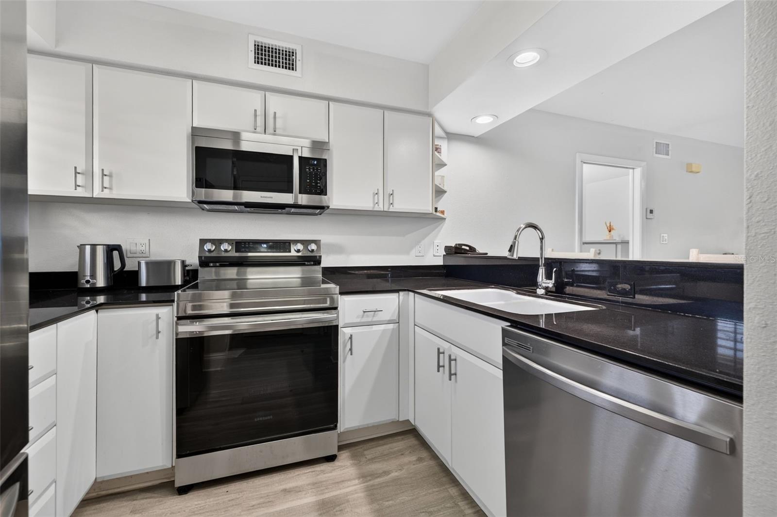 29129 BAY HOLLOW DR #3204/3206 — photo 13