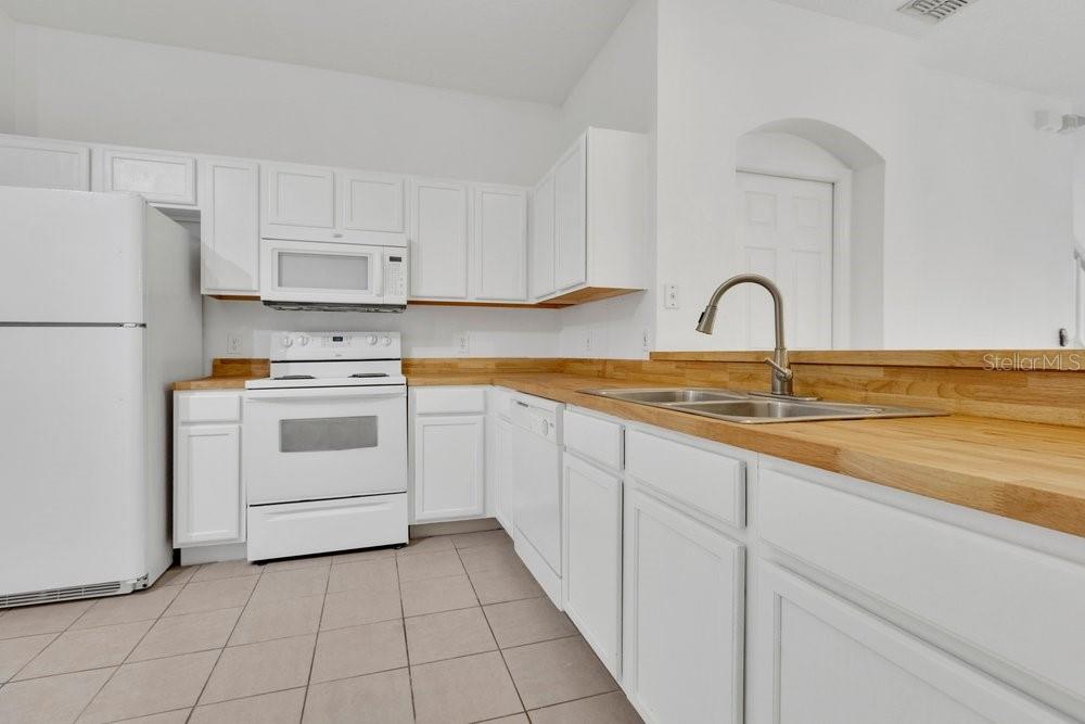 9811 FAN PALM WAY — photo 5