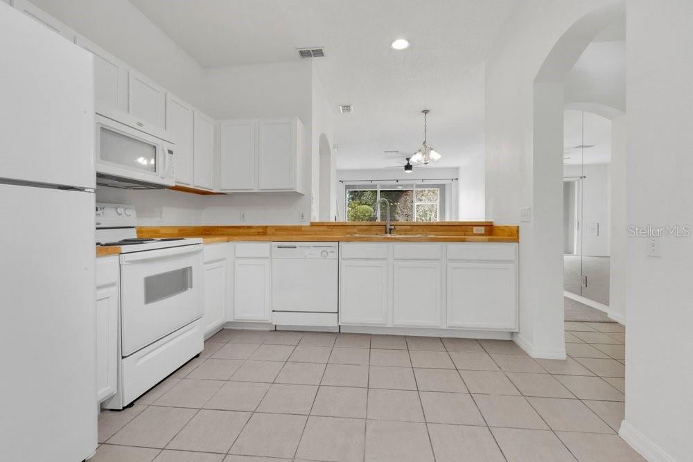 9811 FAN PALM WAY — photo 4