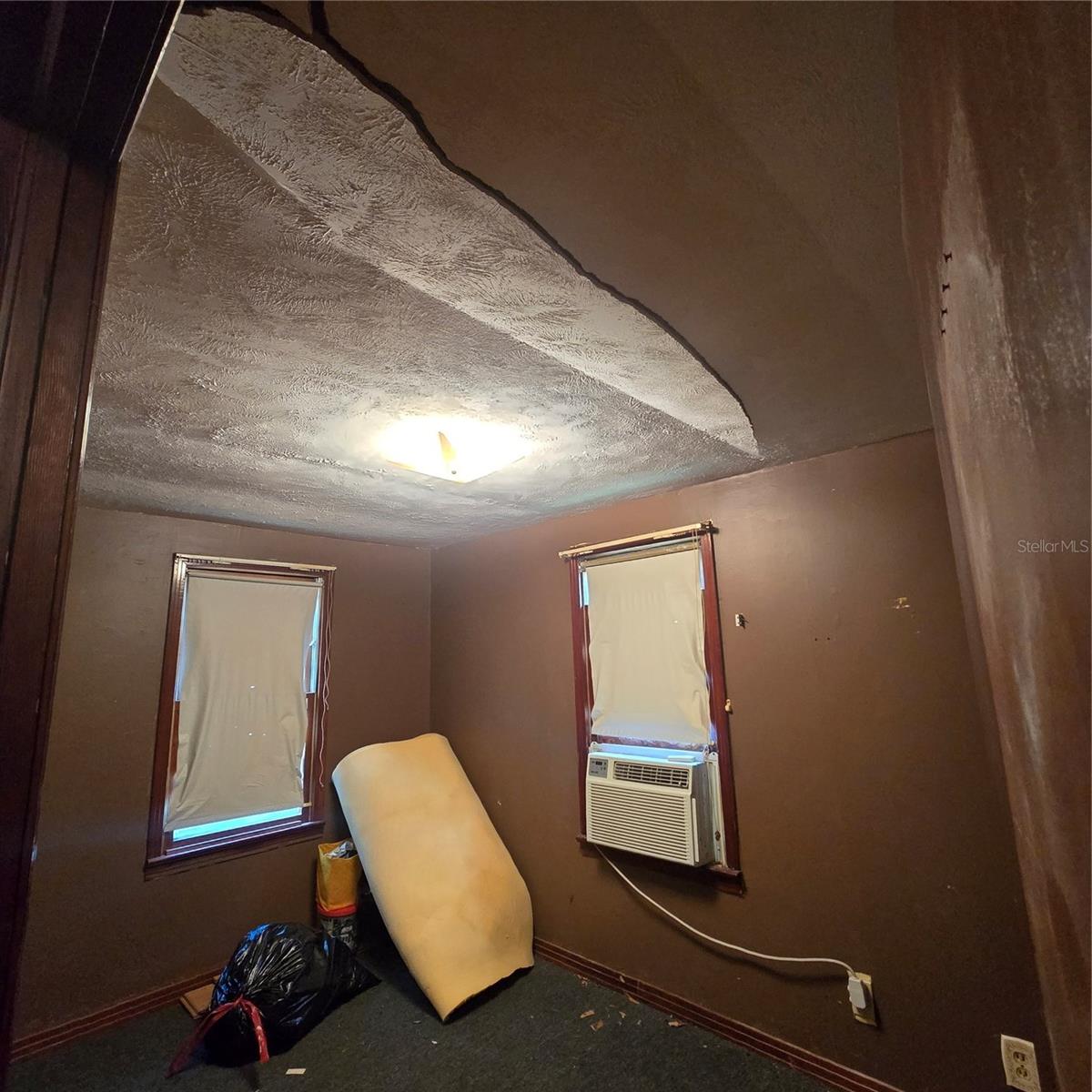 304 PALM AVE — photo 17