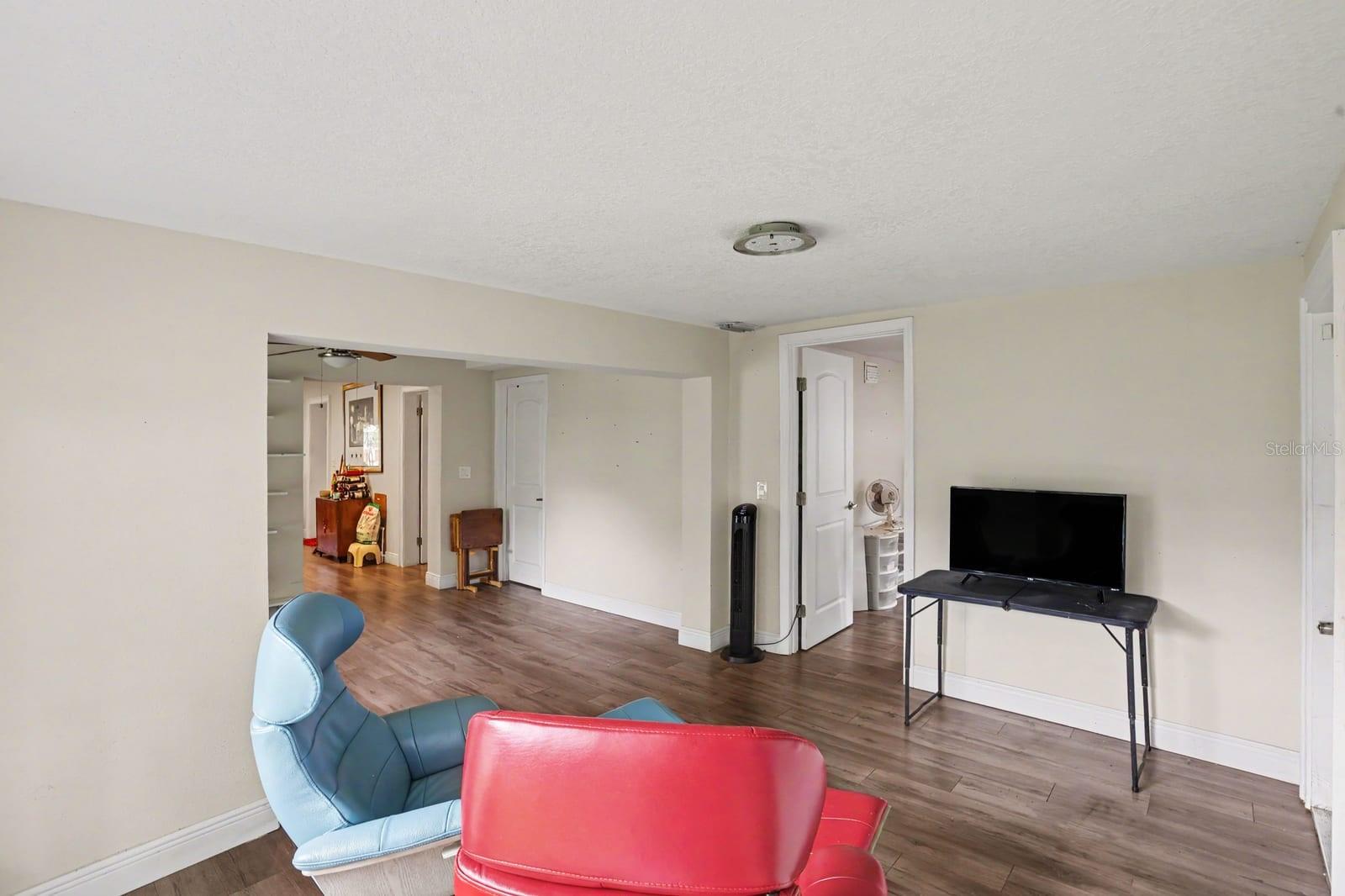 2117 MARY SUE ST — photo 16
