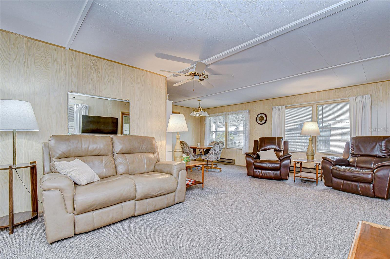 6128 RIDGEWOOD DR — photo 9